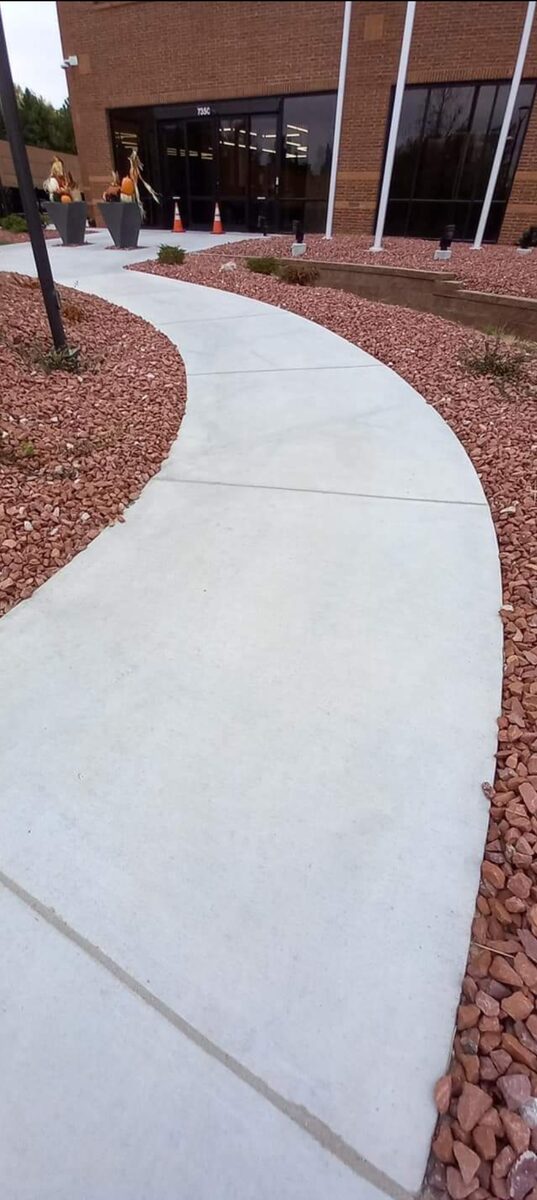 New curved commercial concrete walkway in Omaha